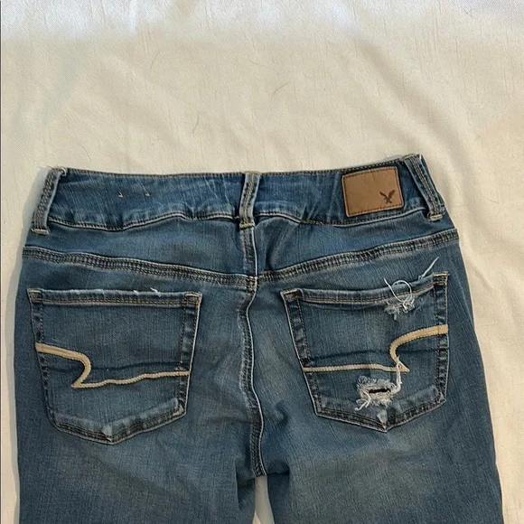 American Eagle Outfitters Women's Blue Distressed Jeans - Picture 6 of 6